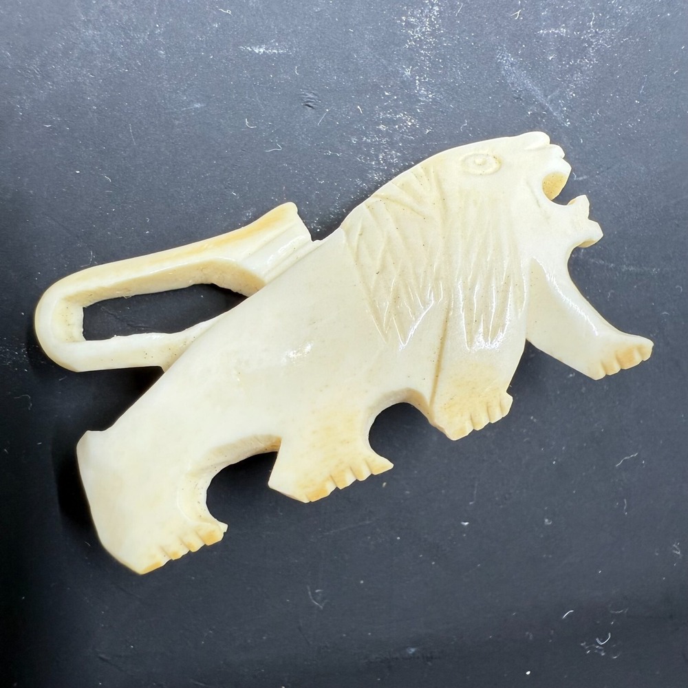Vintage Hand-Carved Lion Brooch Pin Cream Resin Tribal Style Animal Jewelry